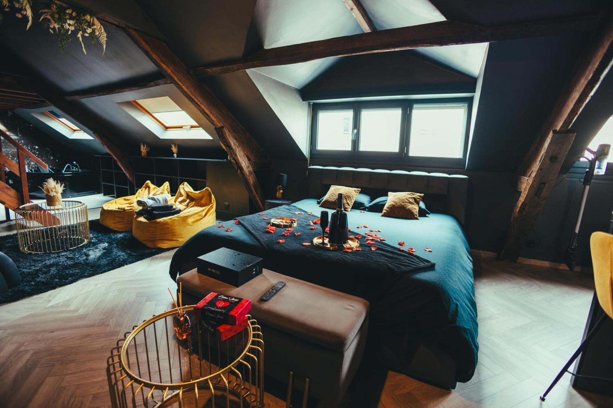 La Marble Room - Suite Balneo & Sauna Анже Экстерьер фото