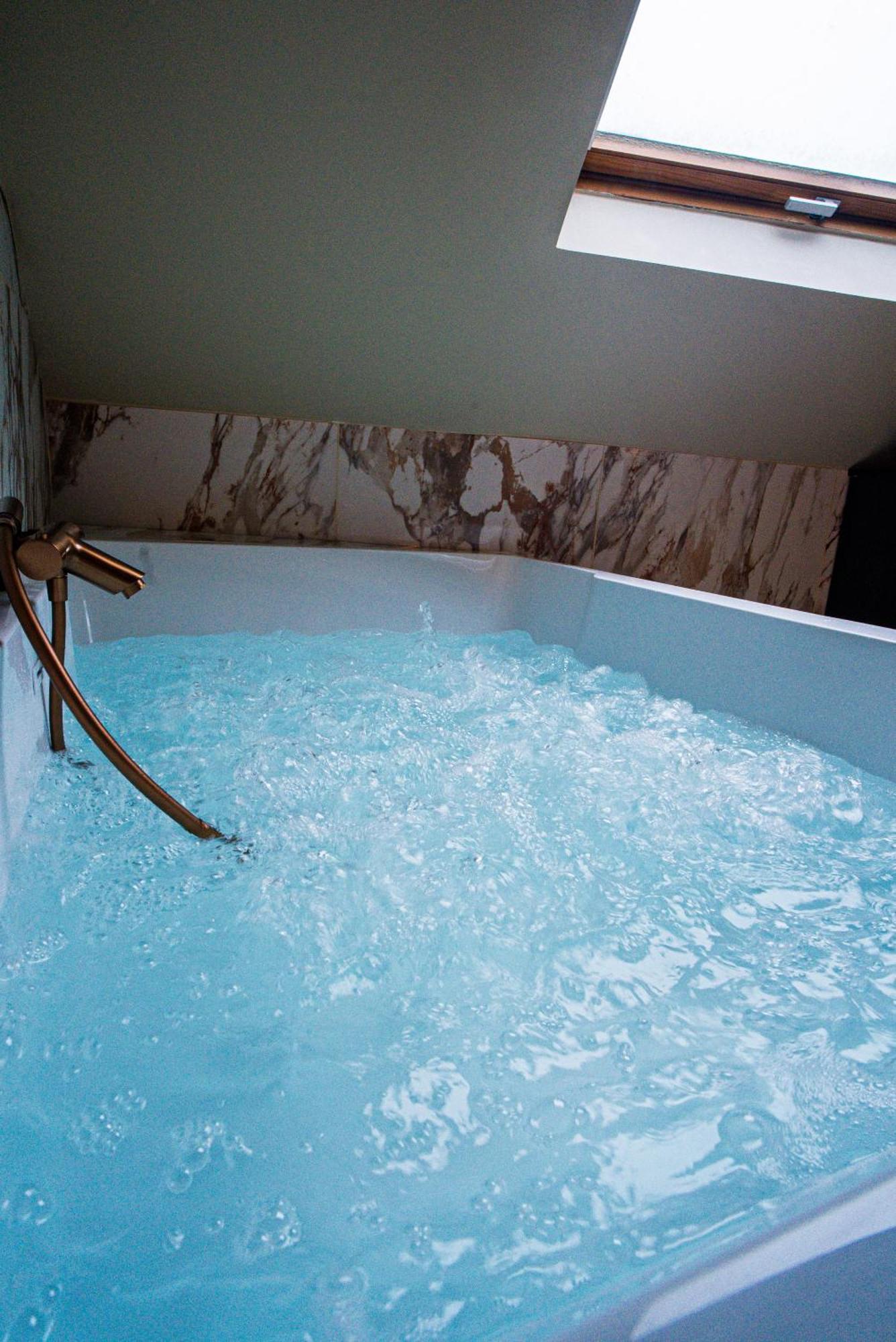 La Marble Room - Suite Balneo & Sauna Анже Экстерьер фото